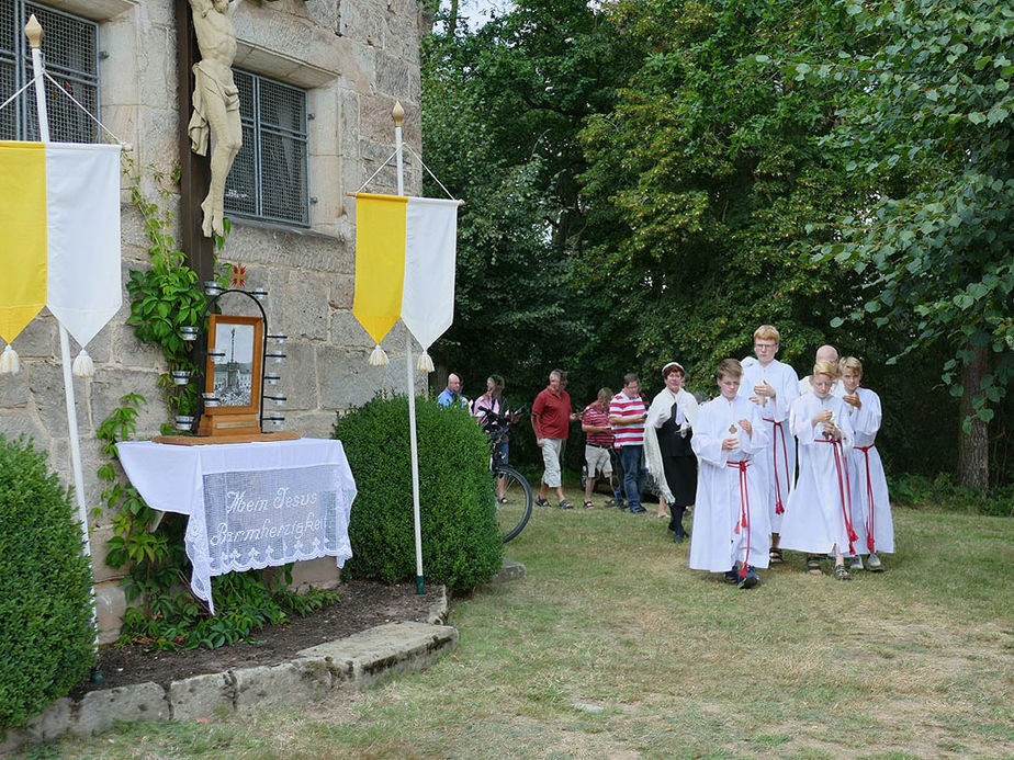 Nachfeier des Mährisch-Neustädter Wachsstockfestes an der Weingartenkapelle (Foto: Karl-Franz Thiede)